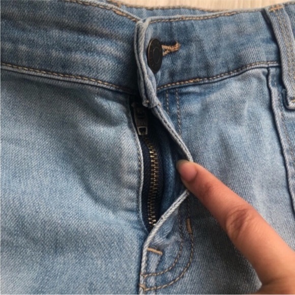 GAP Denim Girlfriend Shorts - Picture 3 of 7